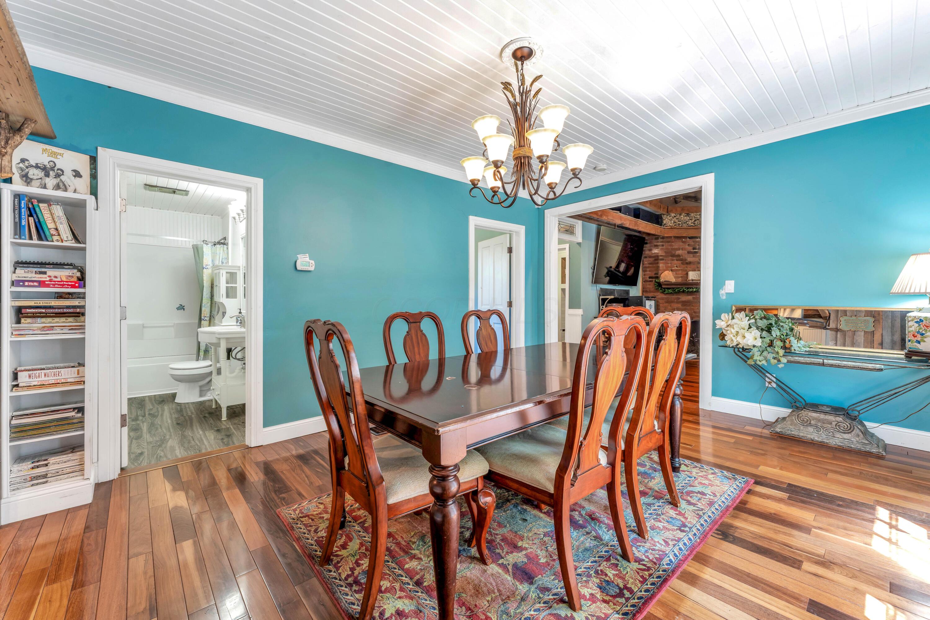 6076 Africa Road Galena, OH 43021 - Photo 15 of 59 Dining Room