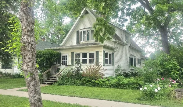 $128,000 | 205 East 6th Street, Morris, MN 56267