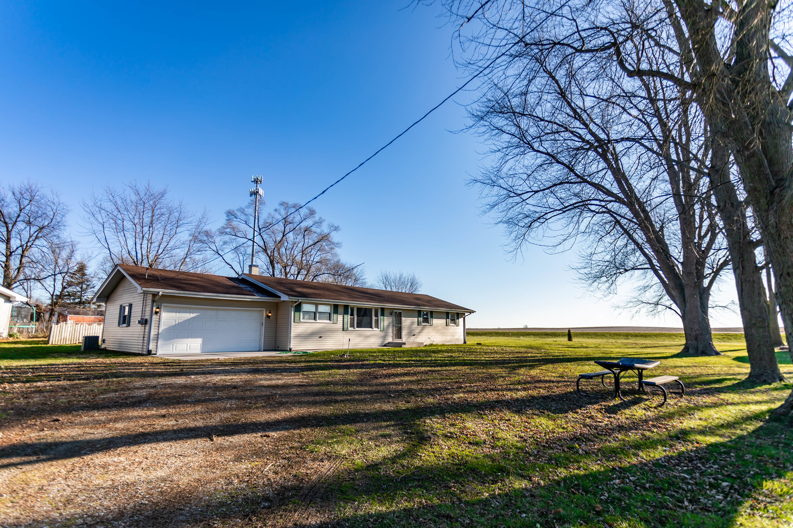 25955 South Tehle Road Elwood, IL 60421 - Photo 1 of 22 a view of a house with a yard