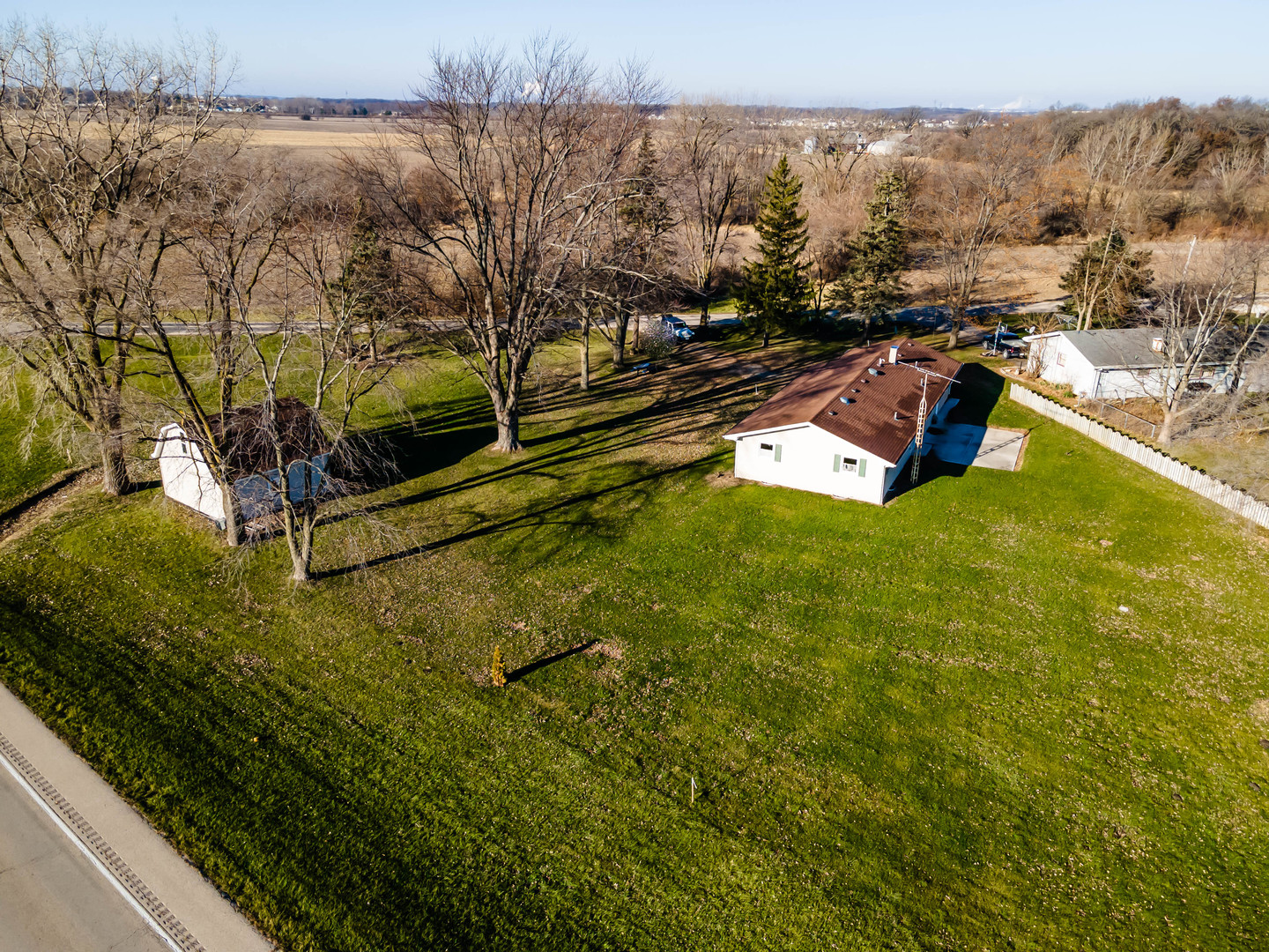 25955 South Tehle Road Elwood, IL 60421 - Photo 18 of 22 a view of a swimming pool with an outdoor seating and a mountain view