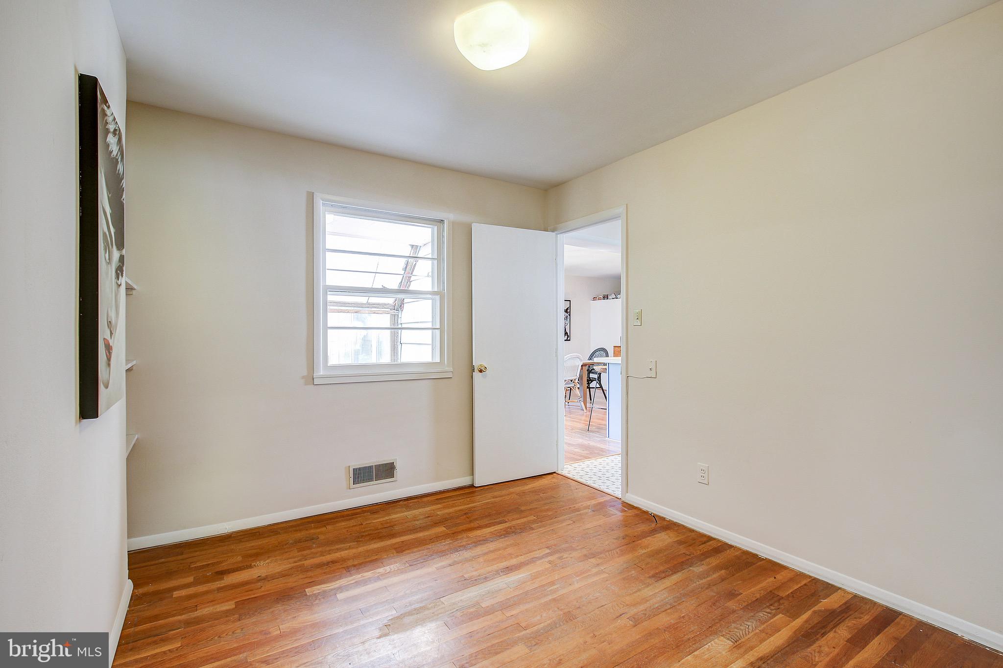 107 Rolling Road Gaithersburg, MD 20877 - Photo 11 of 33 Gallery Image 11