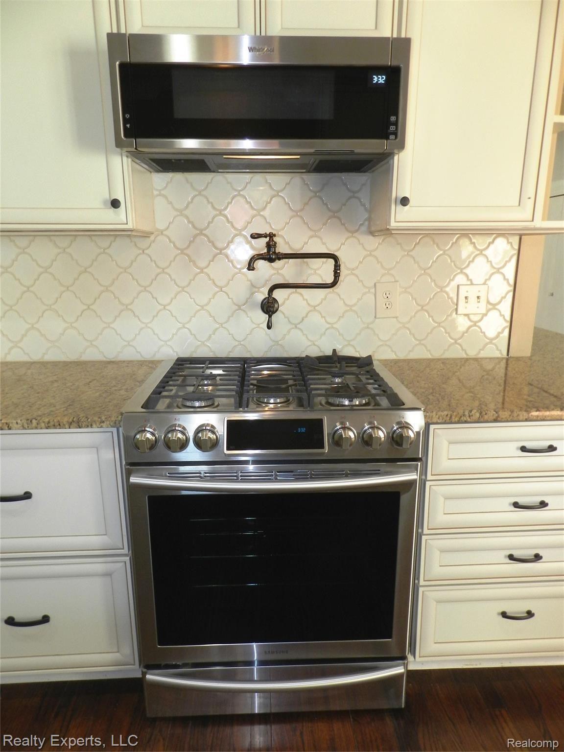3020 East Maple Road Milford, MI 48381 - Photo 15 of 72 15.JPG