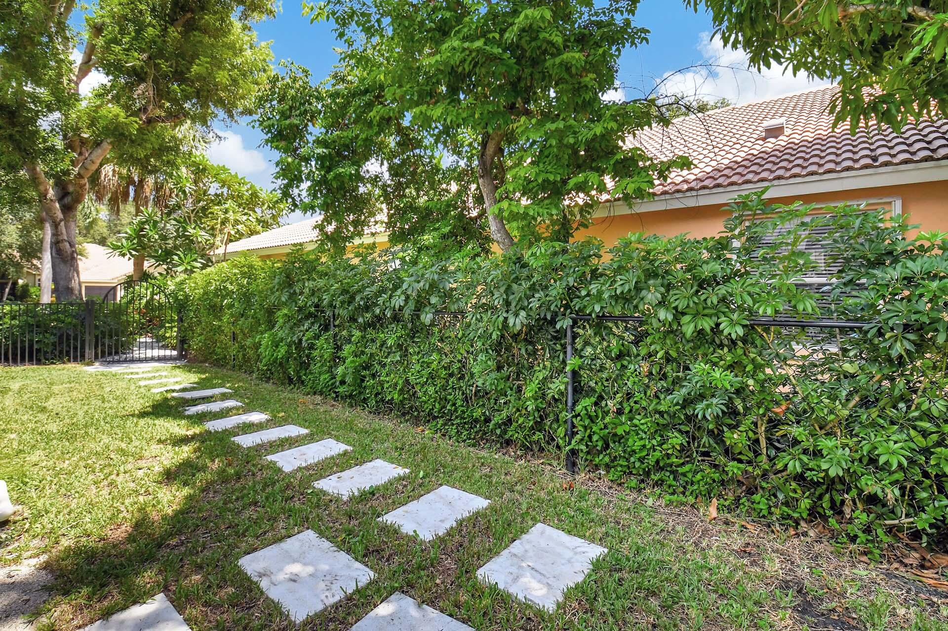 4530 South Barwick Ranch Circle Delray Beach, FL 33445 - Photo 7 of 35 16-print-DSC_8519