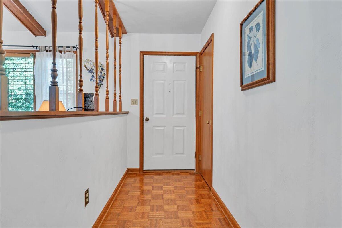 165 Fox Fire Cloverdale, VA 24077 - Photo 6 of 54 06-MIB07167