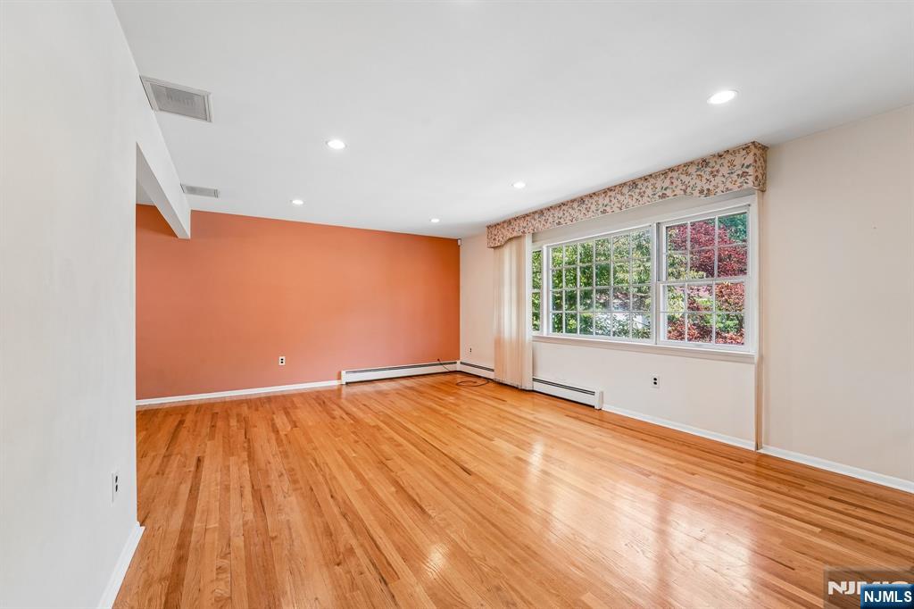 41-57 Rys Terrace Fair Lawn, NJ 07410 - Photo 6 of 32