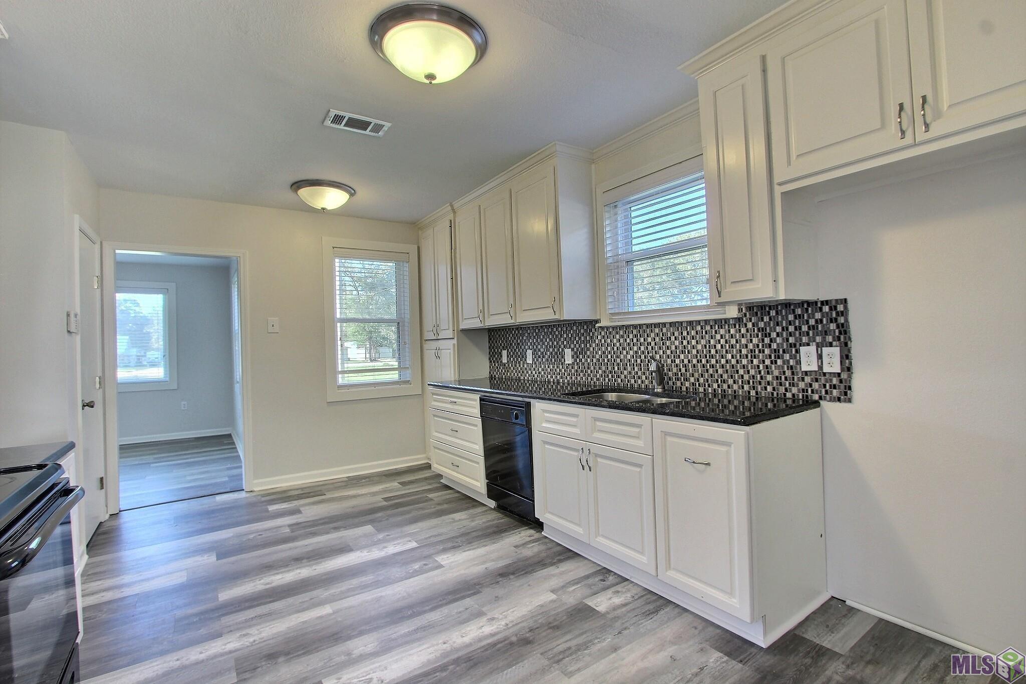 11096 Blackwater Road Baker, LA 70714 - Photo 6 of 20