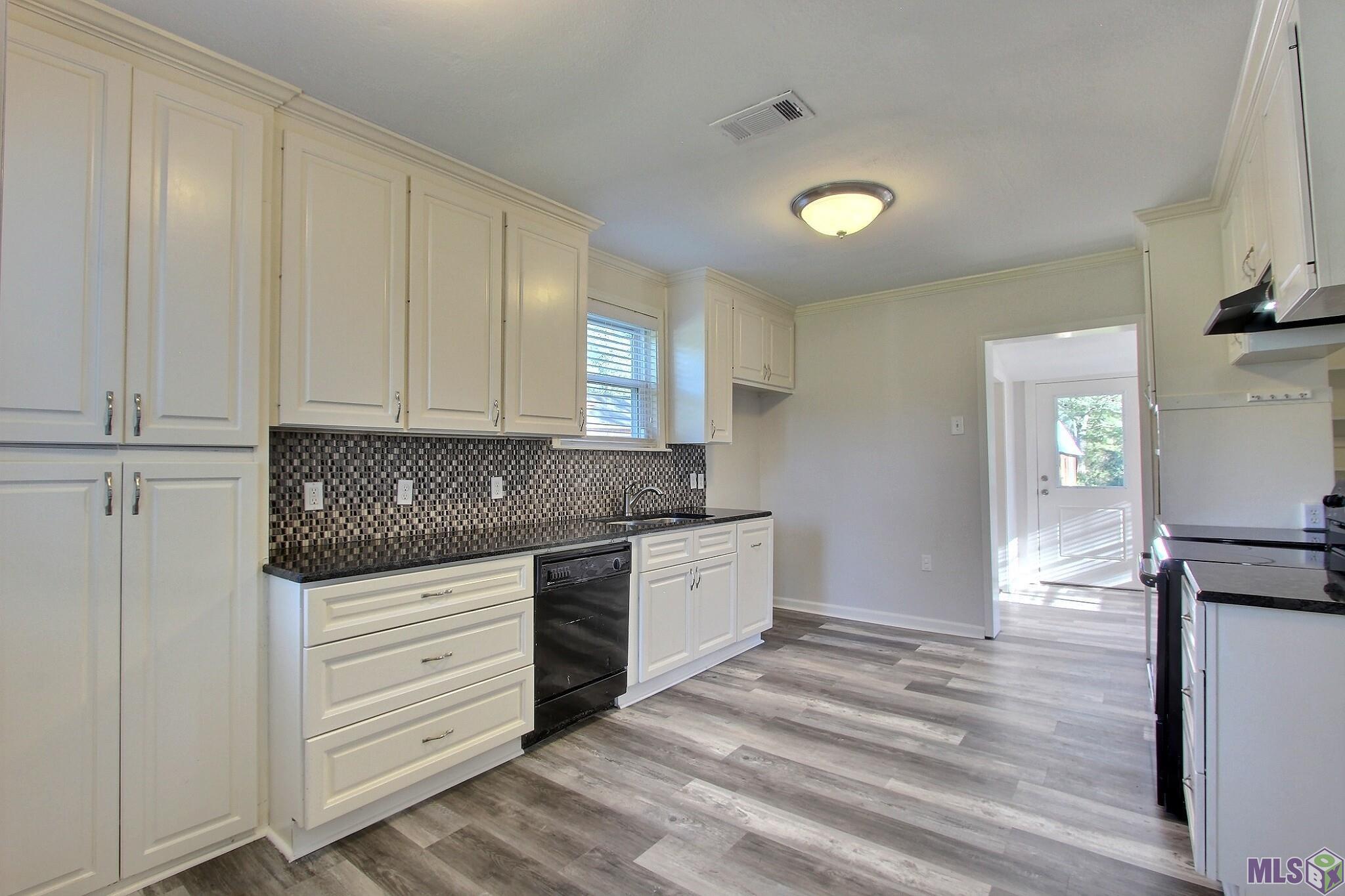 11096 Blackwater Road Baker, LA 70714 - Photo 7 of 20