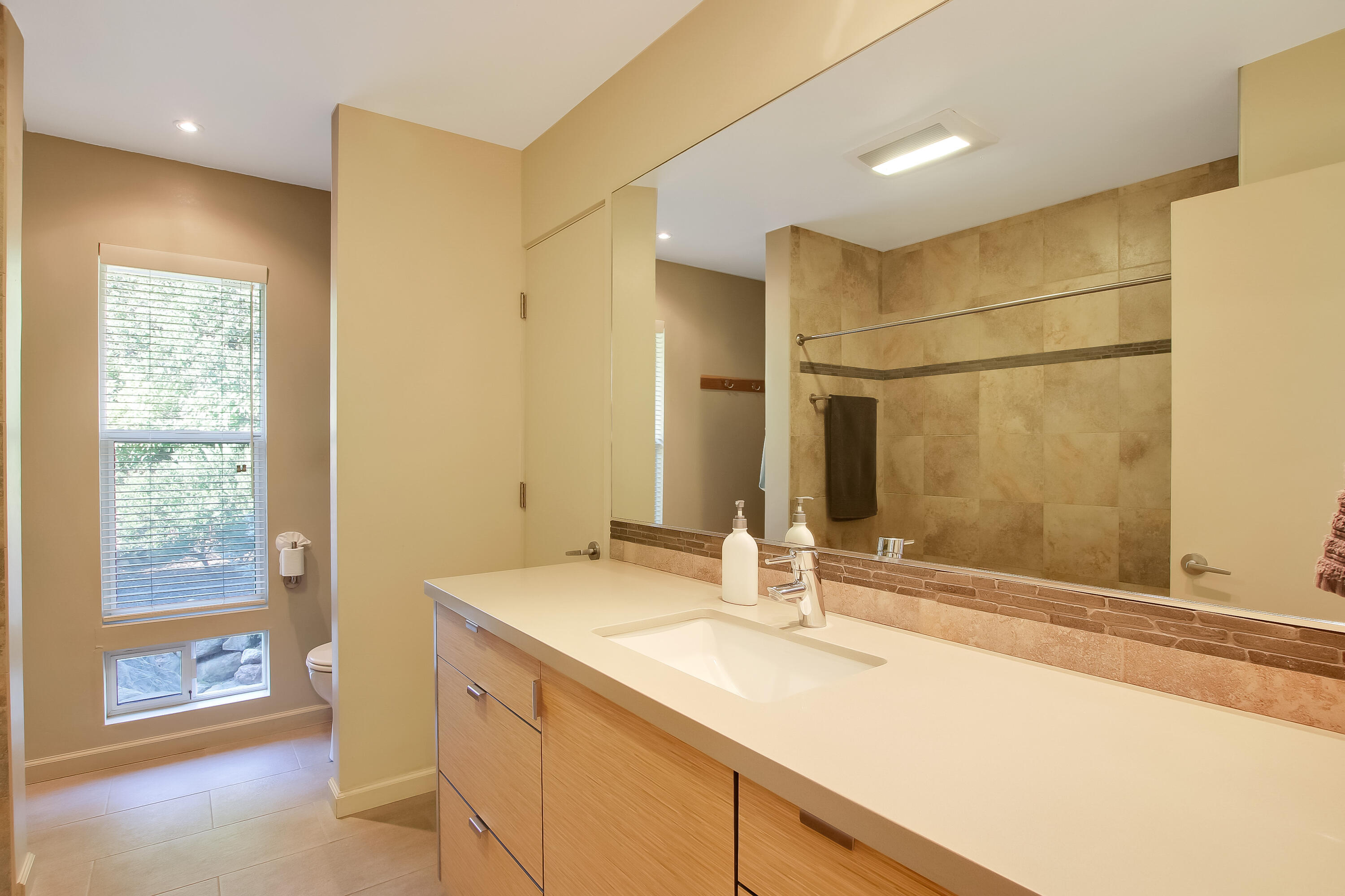 1250 Ferrelo Road Santa Barbara, CA 93103 - Photo 12 of 27 Upstairs bathroom #2