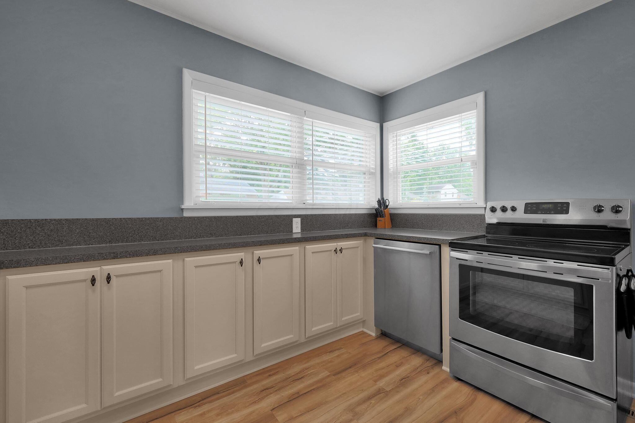 922 Afton Road Columbus, OH 43221 - Photo 14 of 54 Kitchen