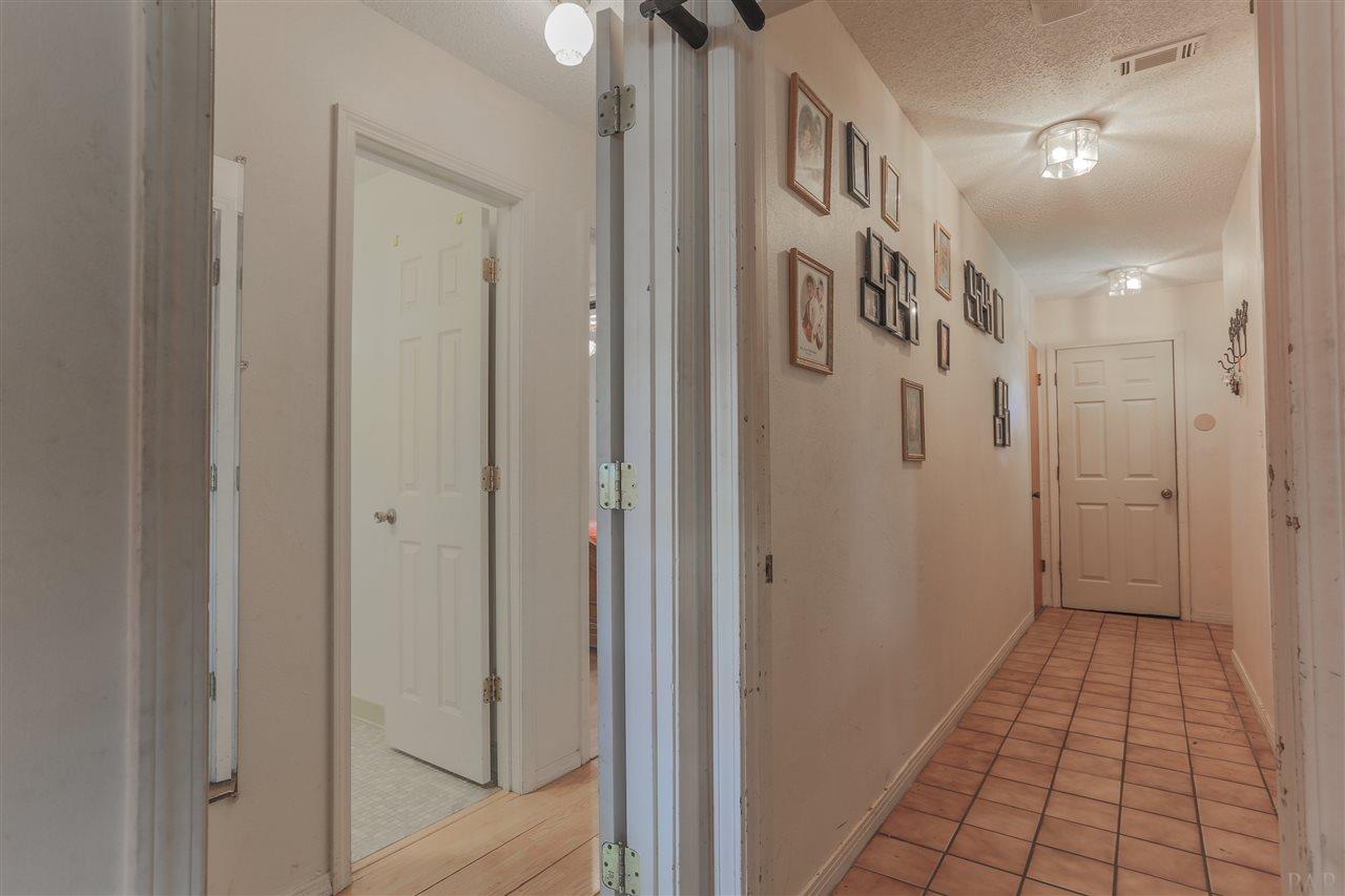 4160 April Road Pensacola, FL 32504 - Photo 10 of 32