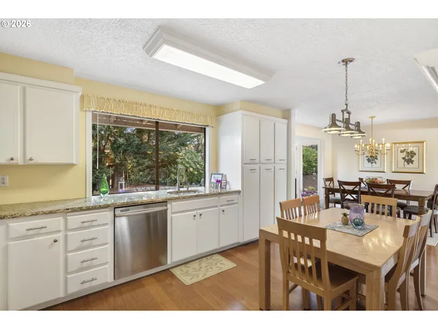 $595,000 | 11340 Southwest Viewmount Court, Tigard, OR 97223