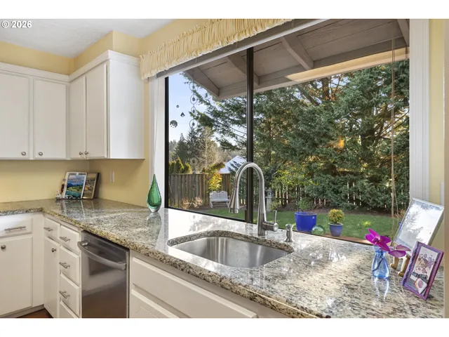 $595,000 | 11340 Southwest Viewmount Court, Tigard, OR 97223