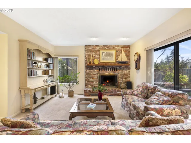 $595,000 | 11340 Southwest Viewmount Court, Tigard, OR 97223