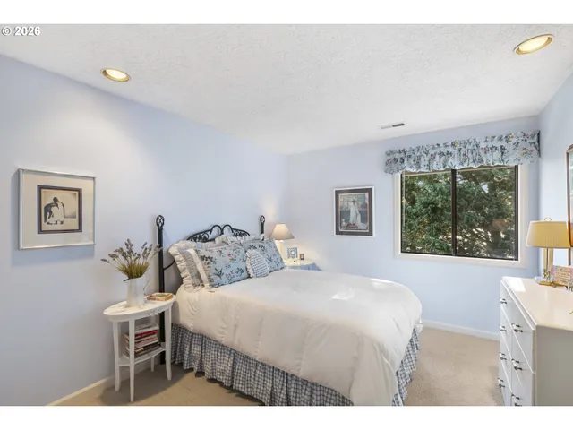 $595,000 | 11340 Southwest Viewmount Court, Tigard, OR 97223