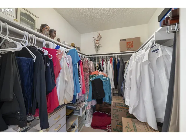 $595,000 | 11340 Southwest Viewmount Court, Tigard, OR 97223