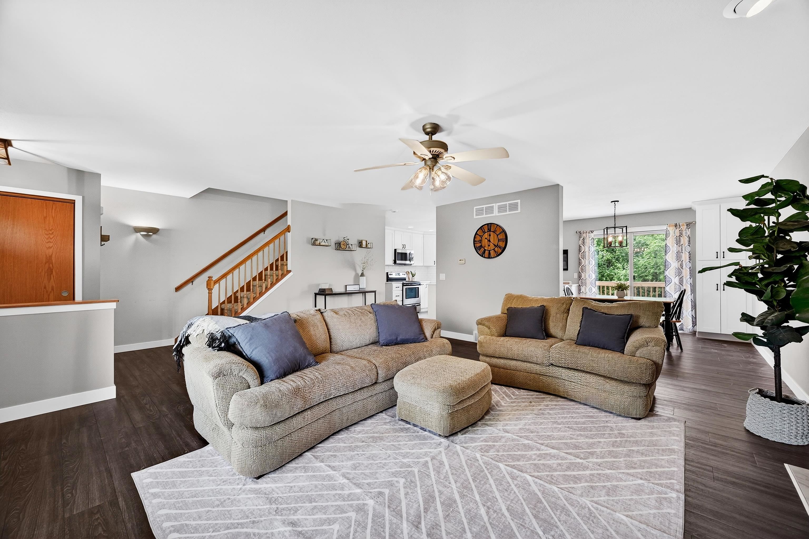 705 Stonefield Way Mount Horeb, WI 53572 - Photo 4 of 44
