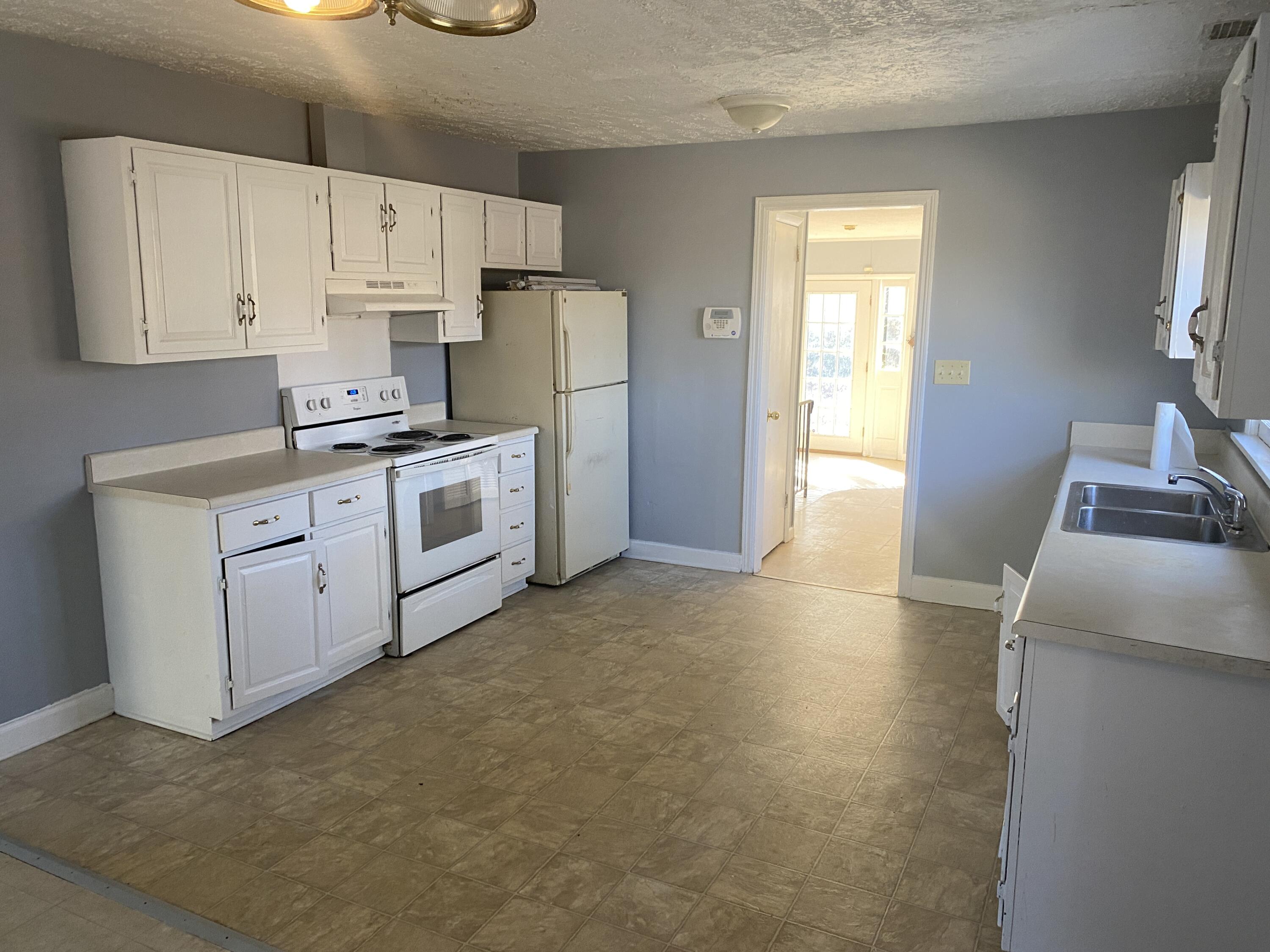 2327 Wheeless Road Augusta, GA 30906 - Photo 8 of 14 IMG_2975