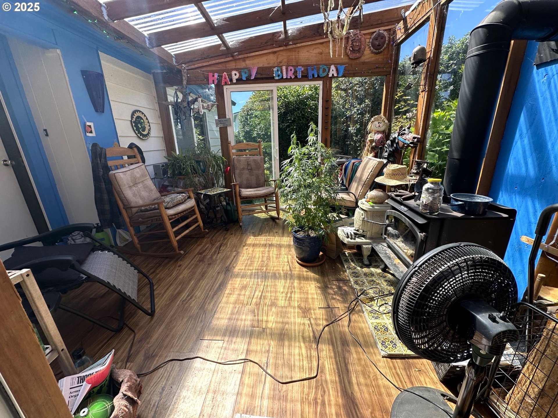 1601 Rhododendron Drive, Unit 572 Florence, OR 97439 - Photo 24 of 31 a view of a chairs and table in a patio