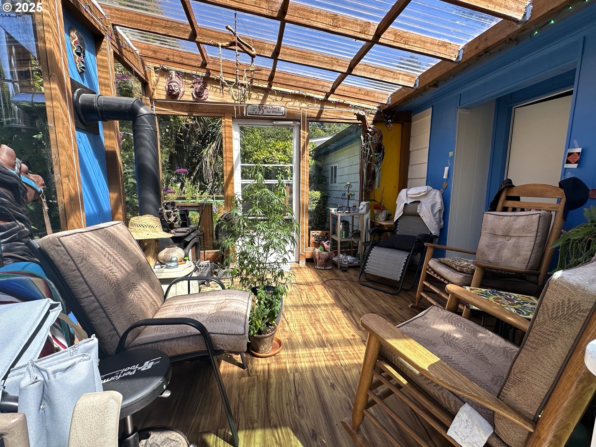1601 Rhododendron Drive, Unit 572 Florence, OR 97439 - Photo 25 of 31 a view of a livingroom with furniture and sitting area