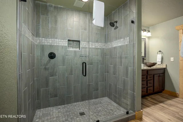 $1,374,000 | 1013 Potters Way, Gatlinburg, TN 37738