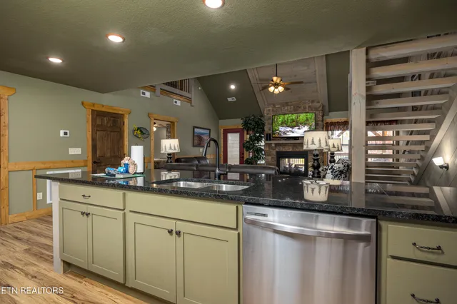 $1,374,000 | 1013 Potters Way, Gatlinburg, TN 37738