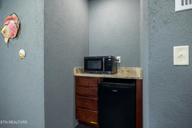 $1,374,000 | 1013 Potters Way, Gatlinburg, TN 37738