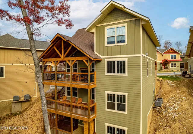 $1,374,000 | 1013 Potters Way, Gatlinburg, TN 37738