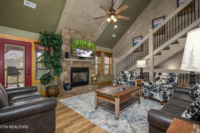 $1,374,000 | 1013 Potters Way, Gatlinburg, TN 37738