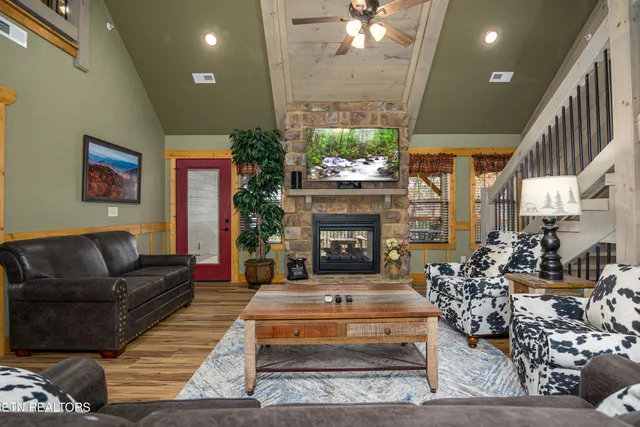 $1,374,000 | 1013 Potters Way, Gatlinburg, TN 37738