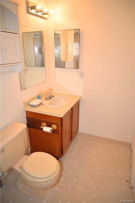 43298 Mound Road, Unit 207 Sterling Heights, MI 48314 - Photo 11 of 13