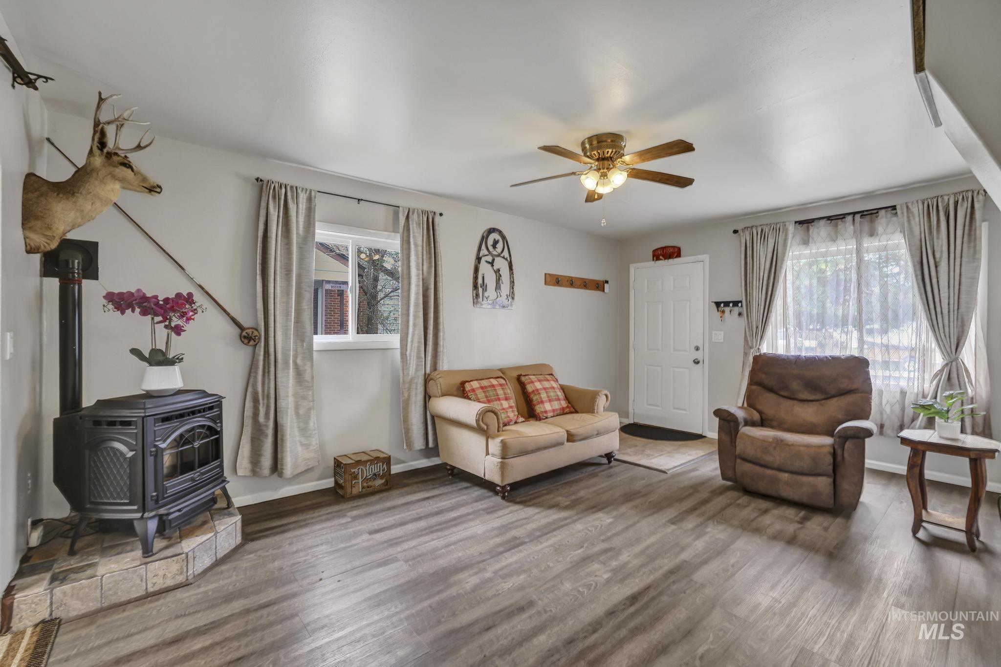 420 East 3rd Street Shoshone, ID 83352 - Photo 11 of 39