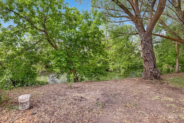 $289,000 | 420 East 3rd Street, Shoshone, ID 83352