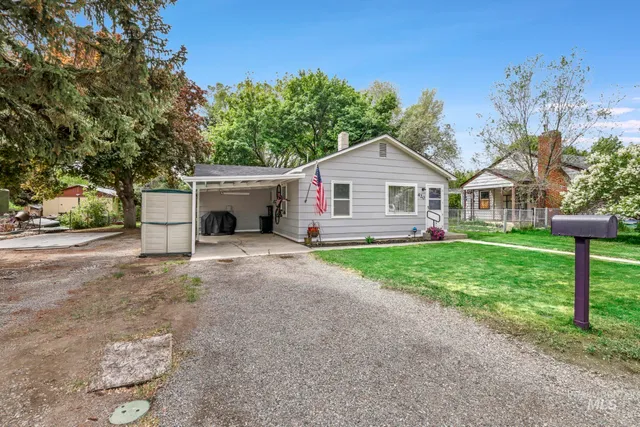 $289,000 | 420 East 3rd Street, Shoshone, ID 83352