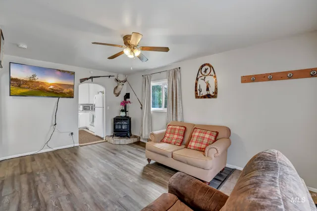 $289,000 | 420 East 3rd Street, Shoshone, ID 83352