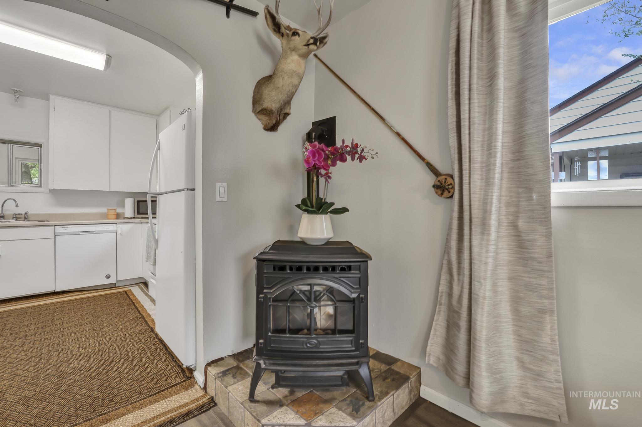 420 East 3rd Street Shoshone, ID 83352 - Photo 10 of 39