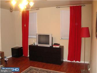730 West Ritner Street Philadelphia, PA 19148 - Photo 6 of 10 Bedroom - Main