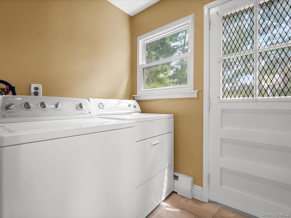 17 Cambridge Road Great Neck, NY 11023 - Photo 10 of 25 Gallery Image 10