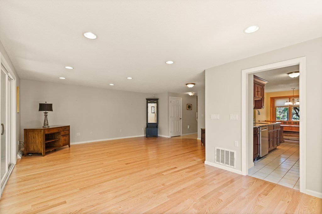123 Village Post Road, Unit 123 Danvers, MA 01923 - Photo 8 of 42 Gallery Image 8