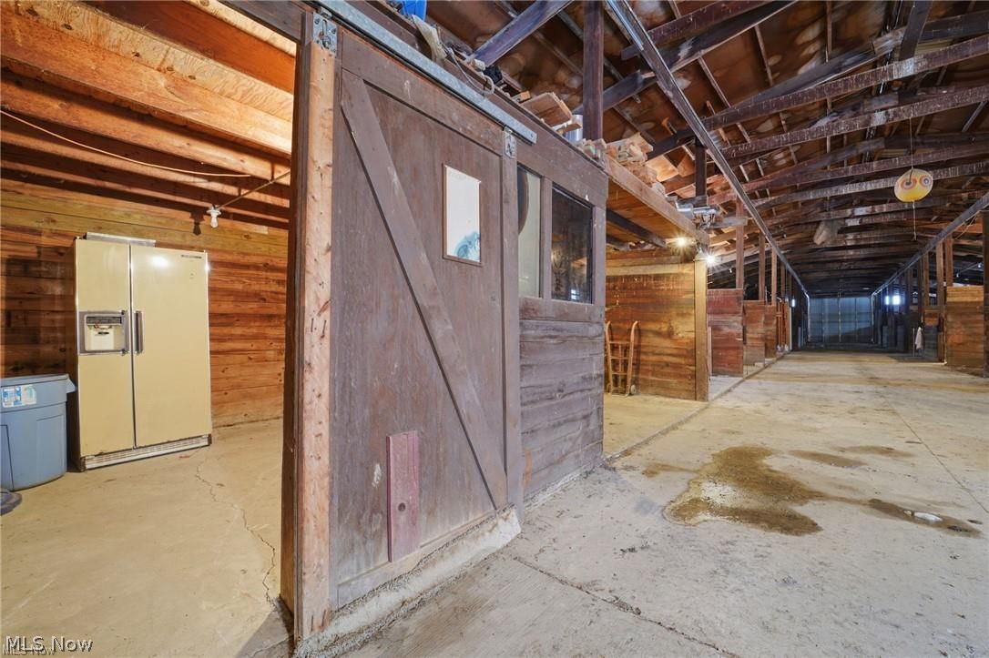 17452 Huntley Road Windsor, OH 44099 - Photo 47 of 49 View of horse barn