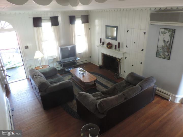 240 Bridge Street Spring City, PA 19475 - Photo 7 of 23 Living Room