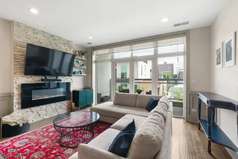 $799,000 | 1601 West Pearson Street, Unit 3S, Chicago, IL 60622