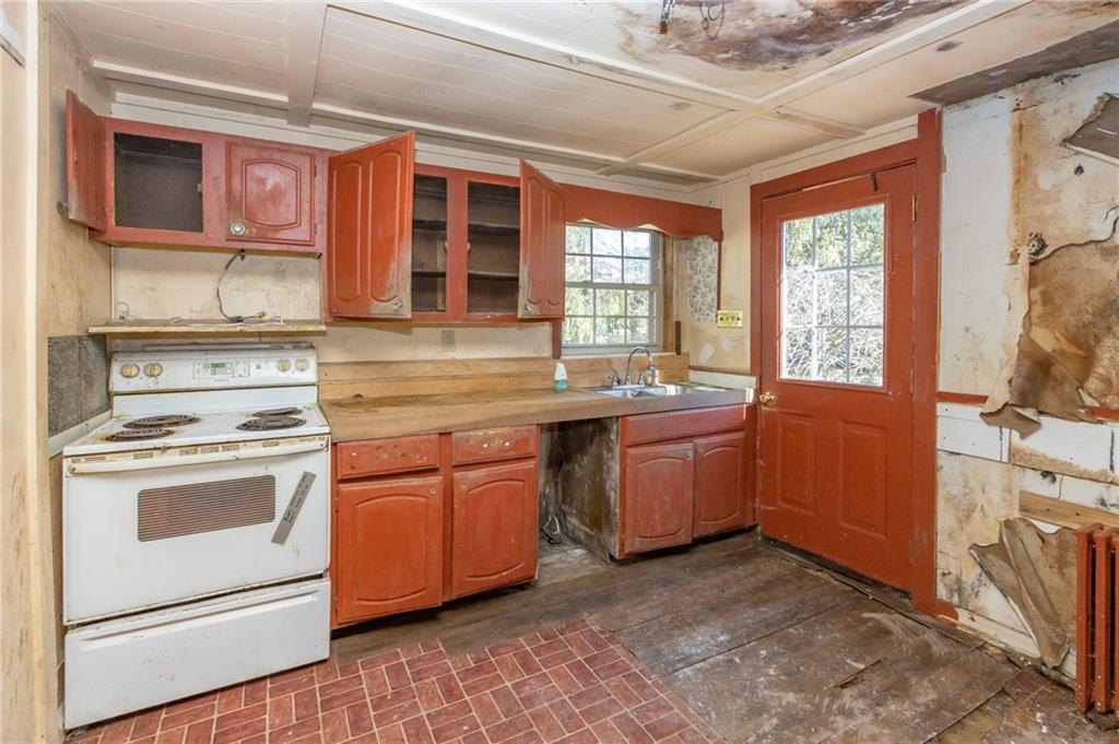 209 McJunkin Road Pittsburgh, PA 15239 - Photo 9 of 14 Gallery Image 9