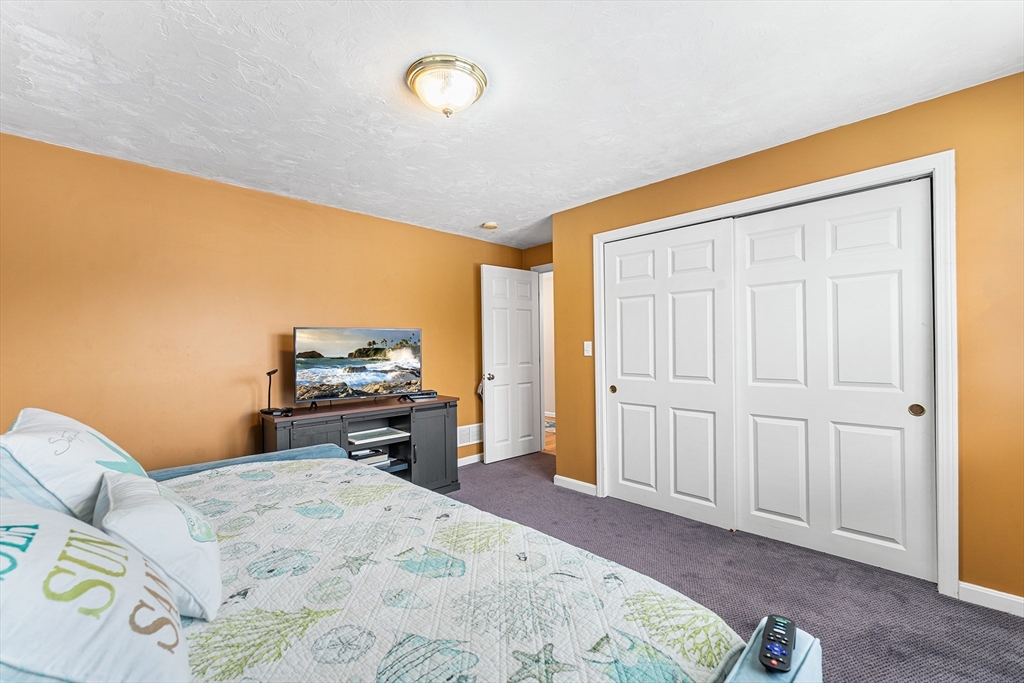 216 Gray Road Templeton, MA 01468 - Photo 20 of 38