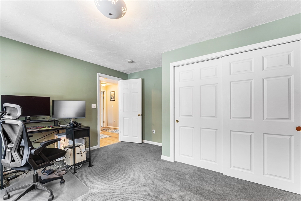 216 Gray Road Templeton, MA 01468 - Photo 22 of 38