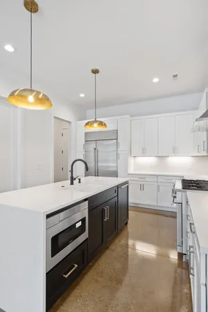 $5,200 | 1207 6th Avenue North, Nashville, TN 37208