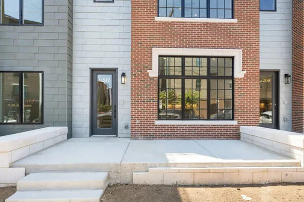 $5,200 | 1207 6th Avenue North, Nashville, TN 37208