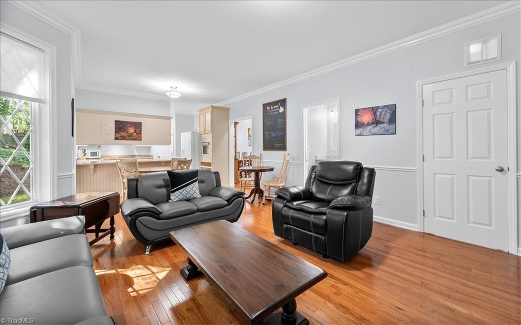 3100 Stratford Court High Point, NC 27265 - Photo 10 of 50