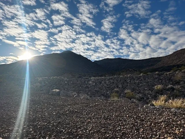 $2,000 | 683 Value Ridge Avenue, Henderson, NV 89012