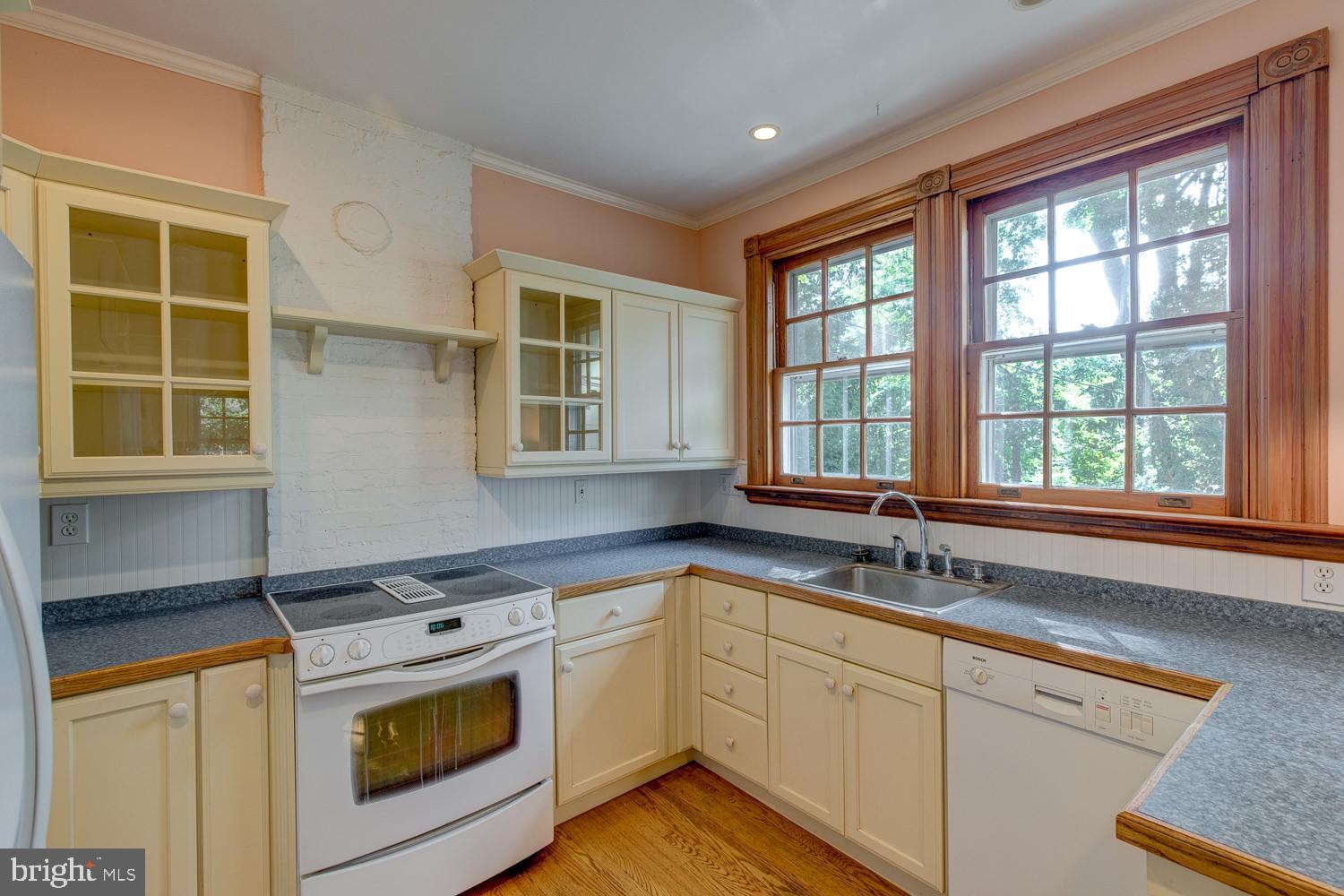 228 Poplar Avenue Wayne, PA 19087 - Photo 11 of 32 Large kitchen area