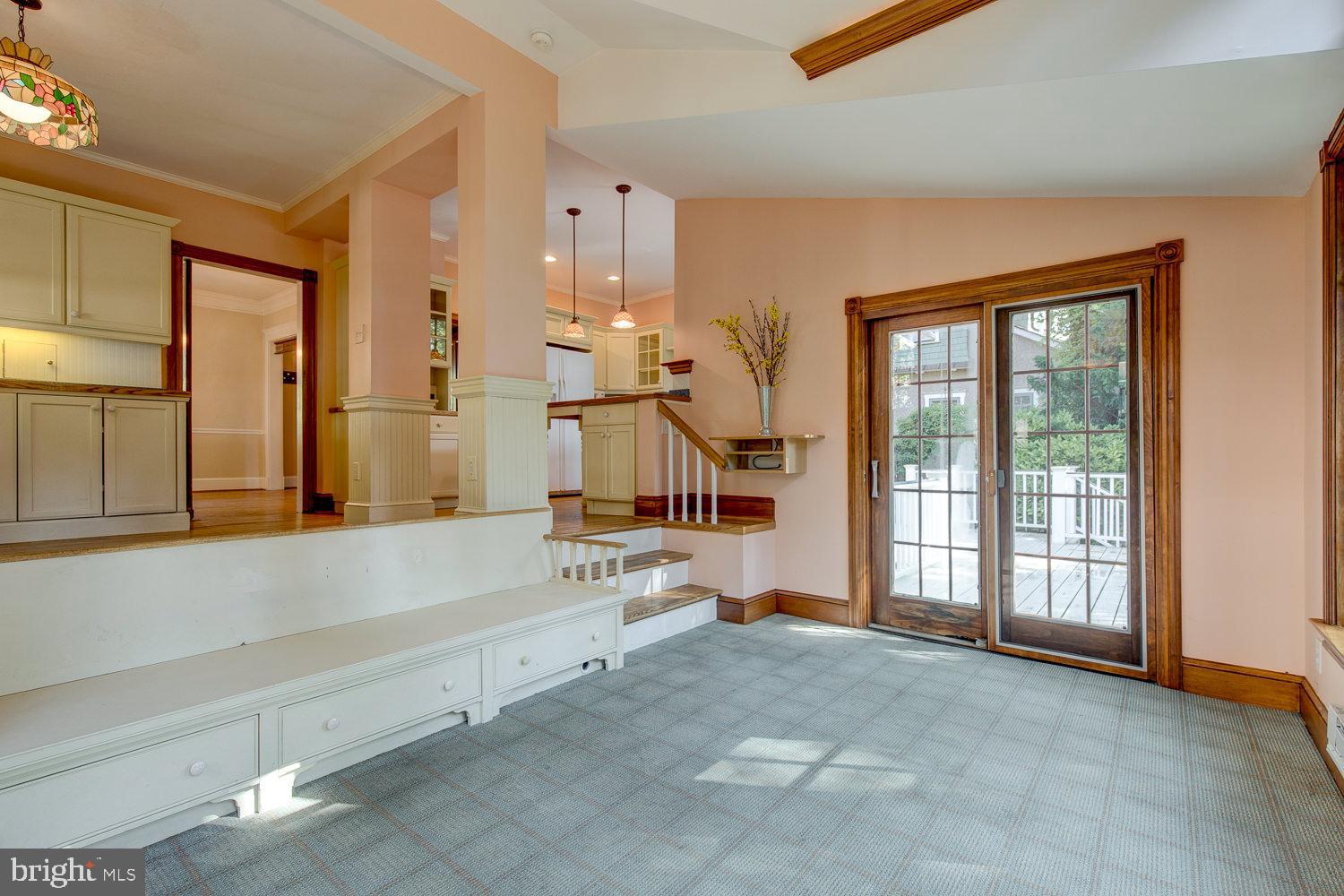 228 Poplar Avenue Wayne, PA 19087 - Photo 15 of 32 Family room opens to deck